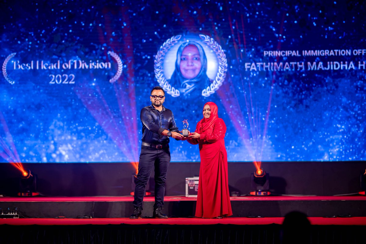 ImmigrationMV's tweet photo. Highlights from the #BlingItOn-themed "Baahaiyythari" event held on 4th Nov 2022;
P.I.O Fathimath Majidha Hassan received the Best Head of Division Award 2022, in appreciation for being an exemplary leader and improving organizational effectiveness.
#72yearsofservice https://t.co/vcPLafe84R
