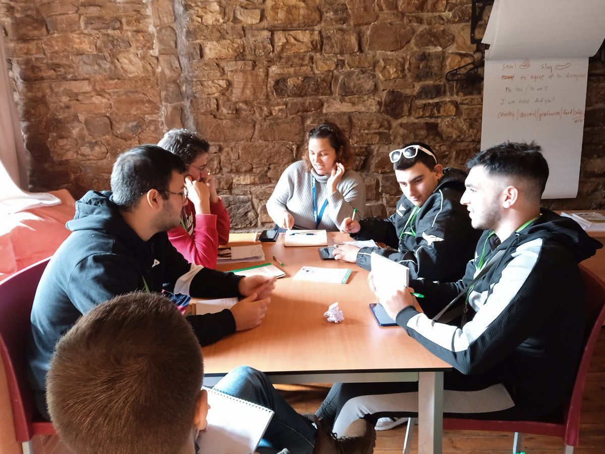 ticIESTrafalgar's tweet photo. English classes and group actitivies.
#AulasBilingues #FondosEuropeos #NextGeneratorEU https://t.co/YZQQHU3CSj