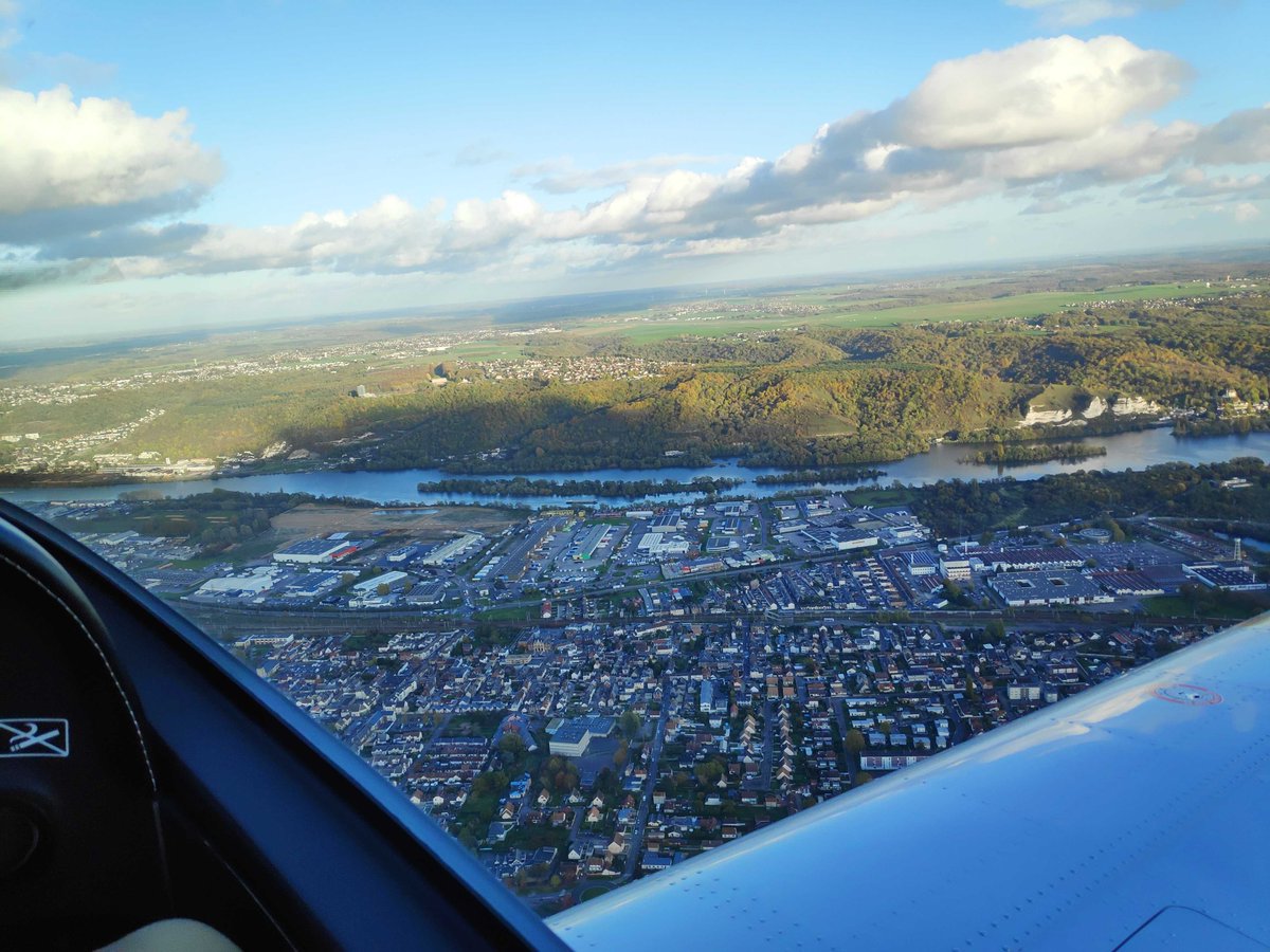 Coucou la Seine !

Le vol et l'interview, c'est dans le dernier épisode, en ligne par ici👉 linktr.ee/occupationspod