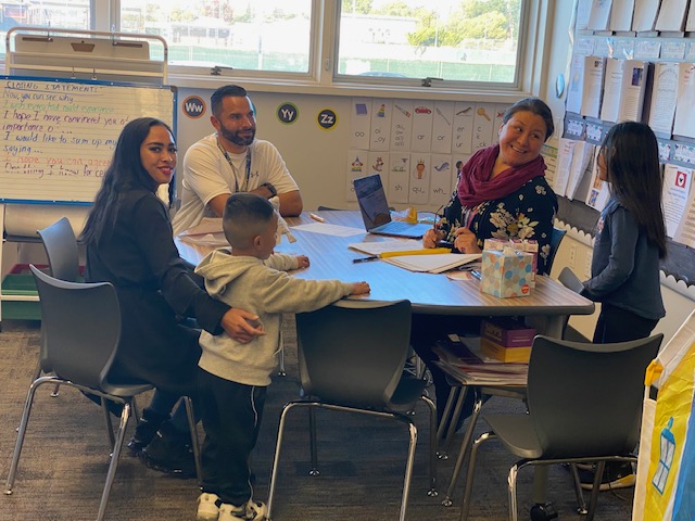LisaLisalew's tweet photo. Parent-Teacher Conferences @sheldoninnovate! #SheldonPROUD https://t.co/VSmF8xOaJe