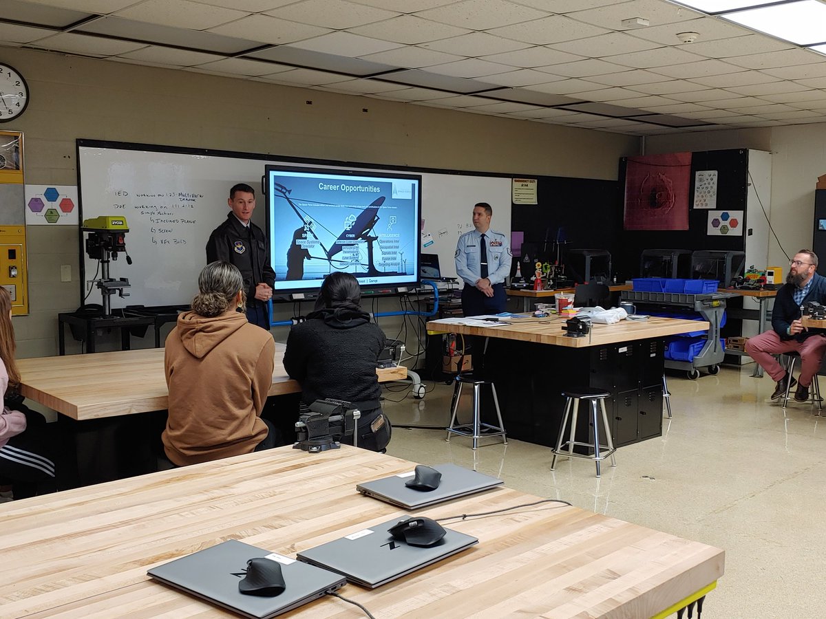advanced_BHS's tweet photo. US Space Force presentation for POE, IED, AP Computer Science, Business Law students.  Amazing opportunities in the cyber fields!

#pltw 
@Mass_STEMHub https://t.co/wEwmZ8HGvN