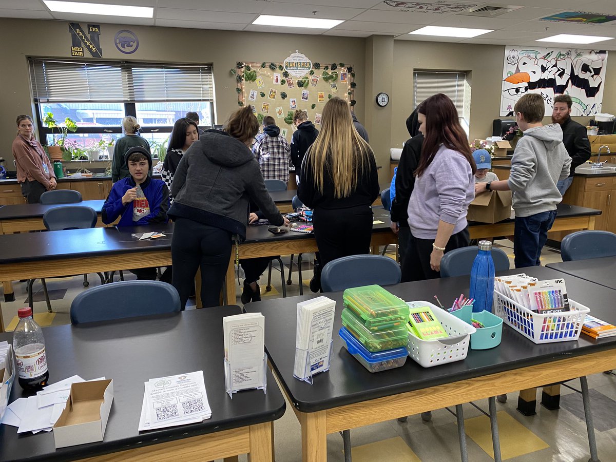 dmoscte's tweet photo. We are rocking and rolling here @NewtonHSKS with Experiential Learning Day https://t.co/3WVYmkqDhM