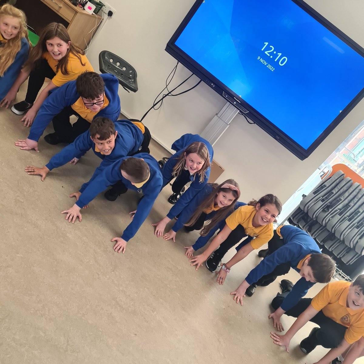 theirisayr's tweet photo. Drama workshops @sacred_heartps 🎭These pupils have the most wonderful imaginations+it's great to see their confidence+communication skills grow week by week. Well done Sacred Heart, fabulous teamwork❤️ #theirisayr #irisworkshops #improvingconfidencewithdrama #artsbasedlearning https://t.co/NRZlLljlNm