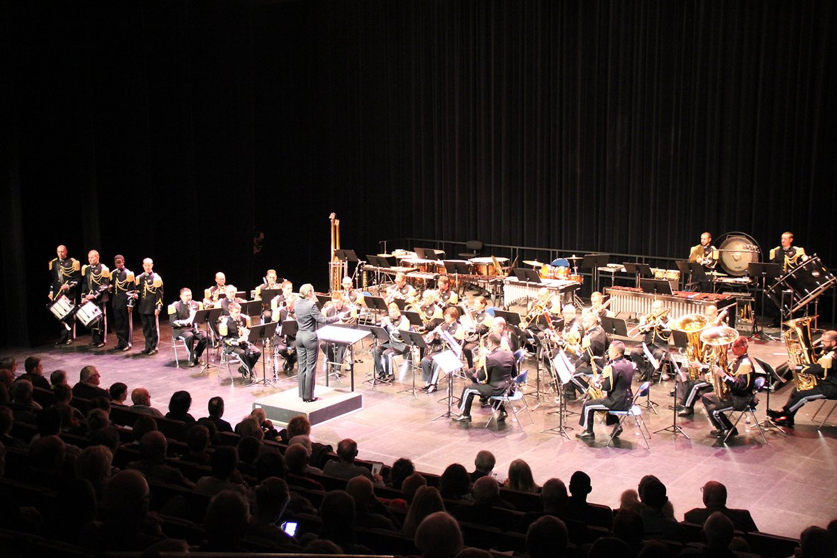 Châteaubriant est heureuse d’accueillir un #concert #caritatif « Unisson » donné au profit des soldats blessés en opérations et des familles des soldats morts au combat.
📆 Ven 18 nov
🕐 20h30
🎯 Théâtre de Verre
En savoir plus par ici 👉 bit.ly/3UIO2Lc