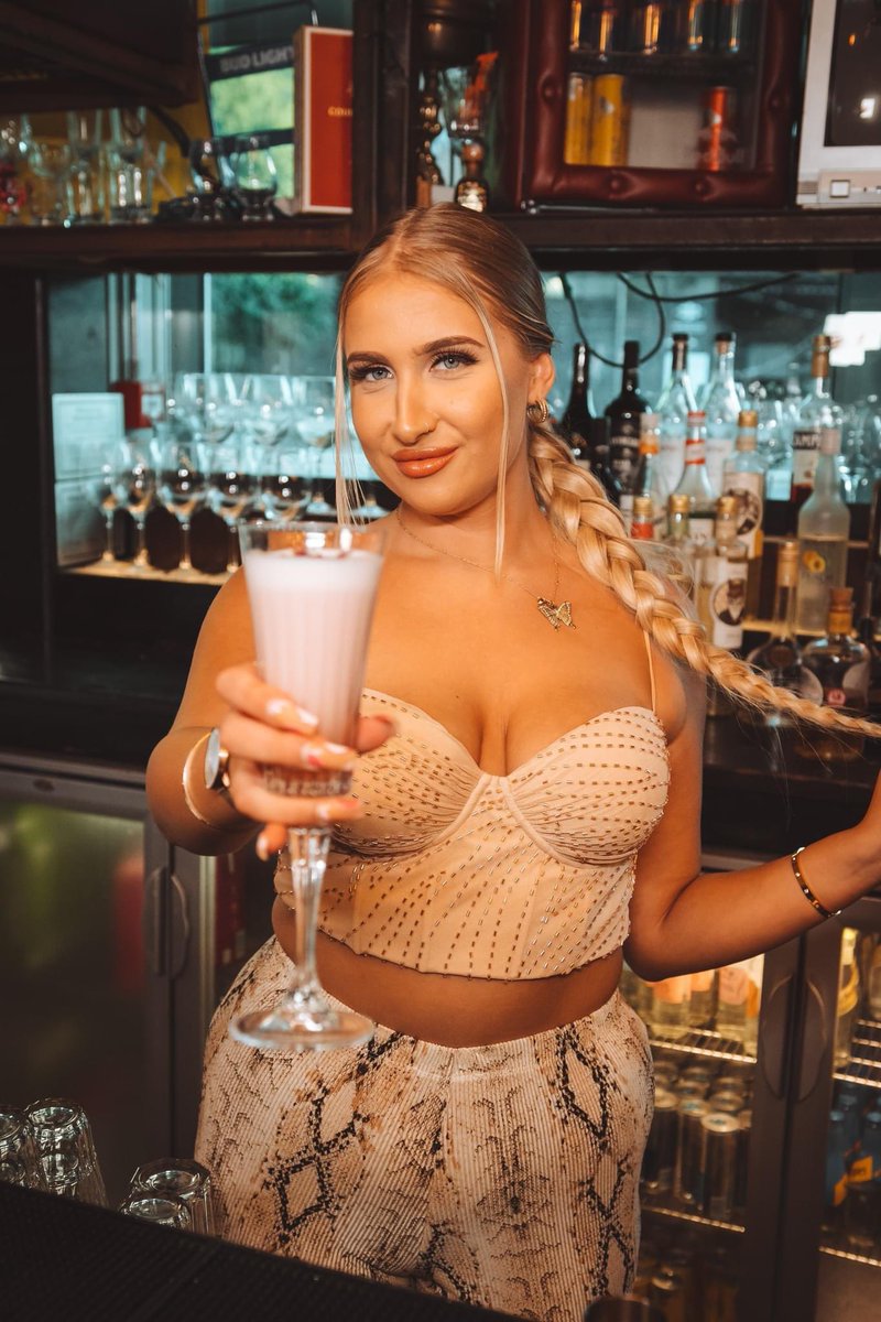 WHO WANTS A FREE COCKTAIL? Tag some mates, RT this and we’ll pick a winner this weekend. #manchester #impossiblemanchester