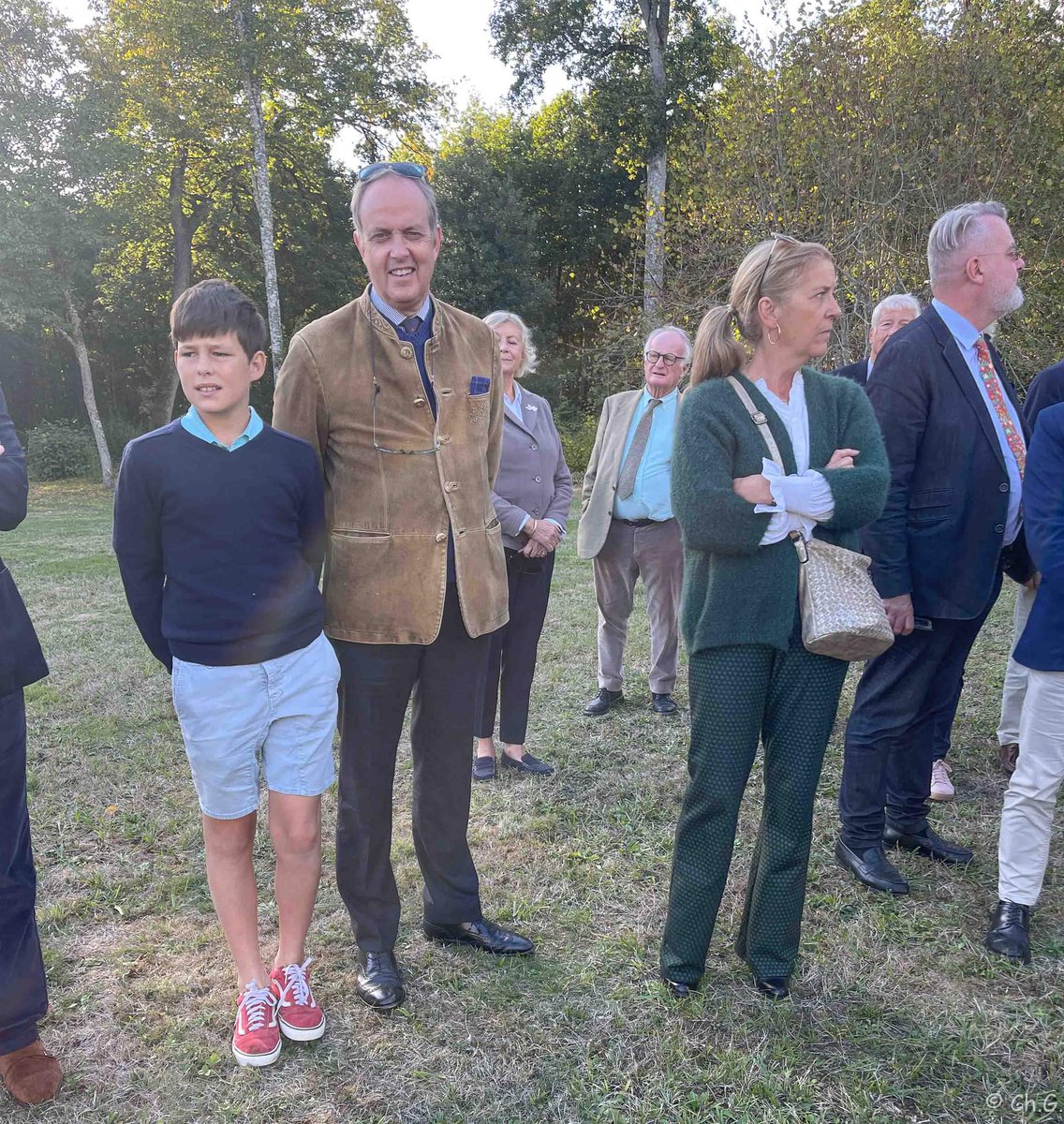 Monseigneur le Comte de Paris, accompagné du Dauphin, a visité le Prytanée militaire de la Flèche et le château du Lude avec les membres de l'association des Vieilles Maisons Françaises du Pays Basque et du Béarn. Une visite autour de la figure du Roi Henri IV.