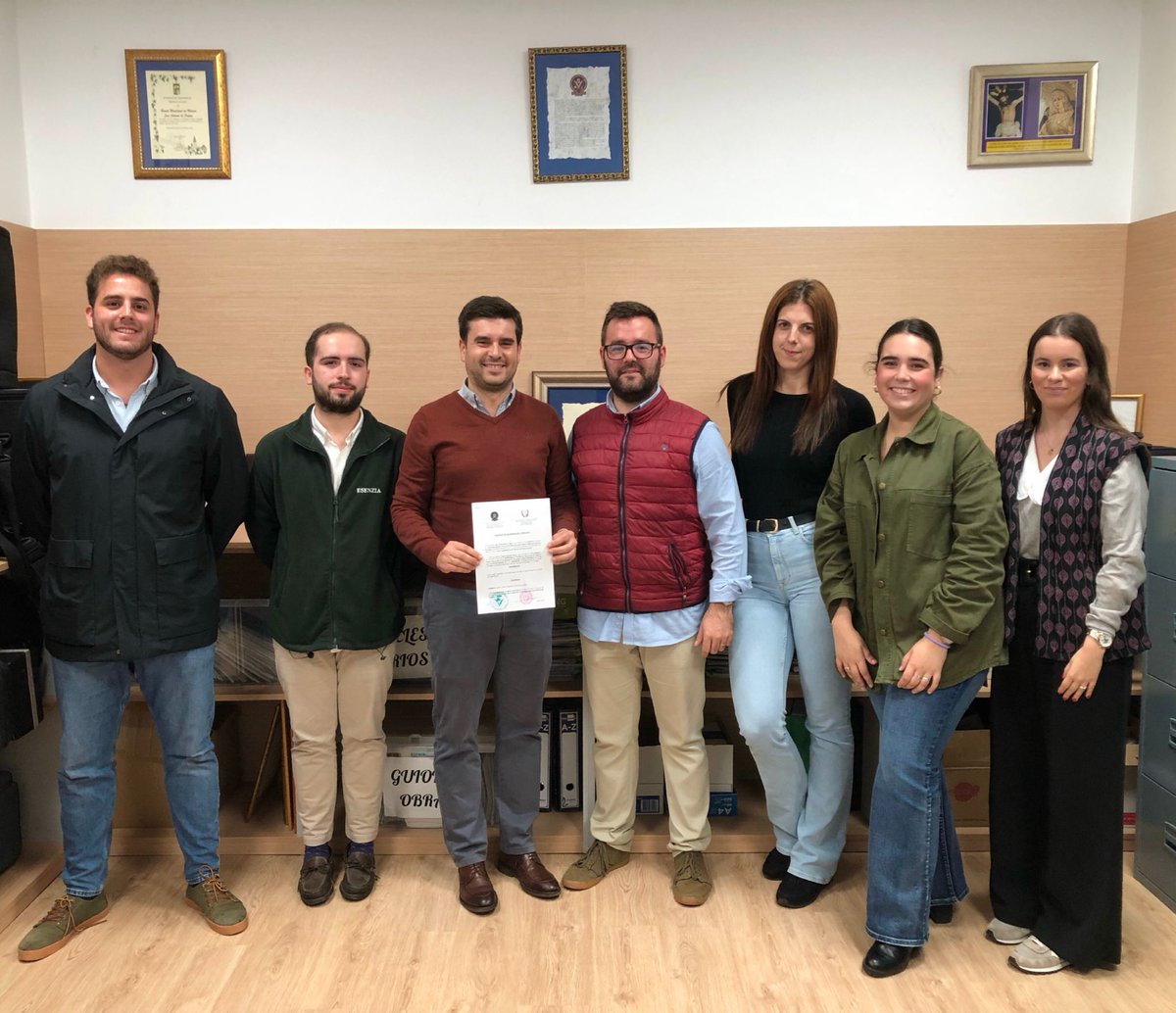 BandaMusicaSAP's tweet photo. 📣 𝐍𝐎𝐓𝐈𝐂𝐈𝐀
Renovamos el contrato con @borriquita_lora para acompañar musicalmente a María Stma de la Paz el próximo Domingo de Ramos.
Nuestro agradecimiento a la Hermandad por la confianza depositada en nosotros.
#BMSAP
#BMSanAntoniodePadua
#SemanaSanta2023 https://t.co/e7zatSK6zS