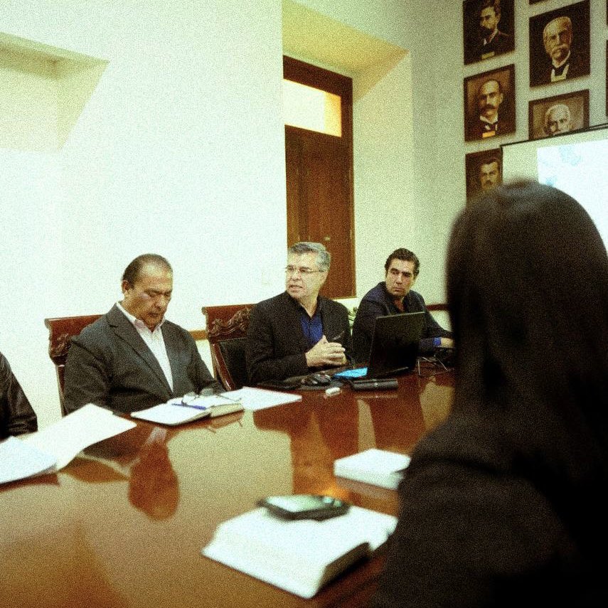 jalfredovarela's tweet photo. De voz del Ing. Francisco Carrillo Aparicio, se presentó el proyecto de Plataforma Durango para tener un mayor control, agilidad y transparencia de los trámites ante la Dirección  Municipal de Desarrollo Urbano.🖇️ 🧑‍💻 
.
#TuRegidorEnMovimiento 🍊 https://t.co/ov7yZ9AoWC