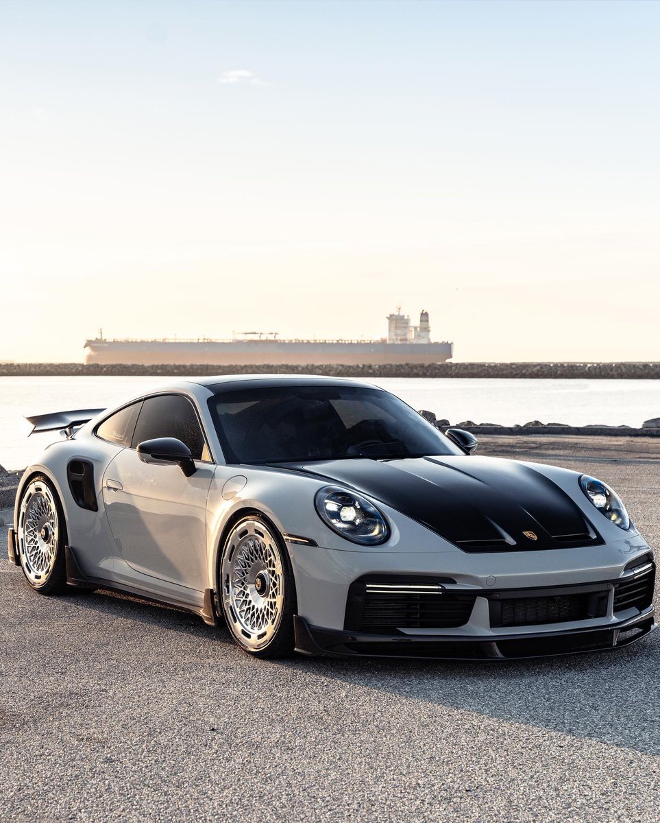 KFLETCH___'s tweet photo. First set from my trip to the west coast. This Chalk 911 Turbo S by 1016 industries https://t.co/vt6gq4IHWe