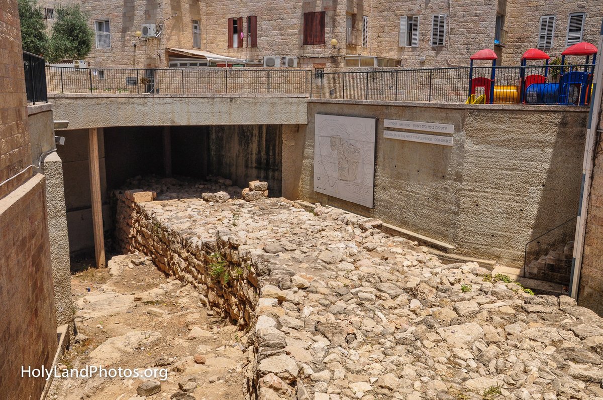 go2Carl's tweet photo. #Jerusalem the Jewish Quarter — The #BroadWall (Avigad's Wall, 8th century BC) being remodeled (November 6, 2022) https://t.co/ZGTUsPwCxE https://t.co/iZkzOO8ZHC
