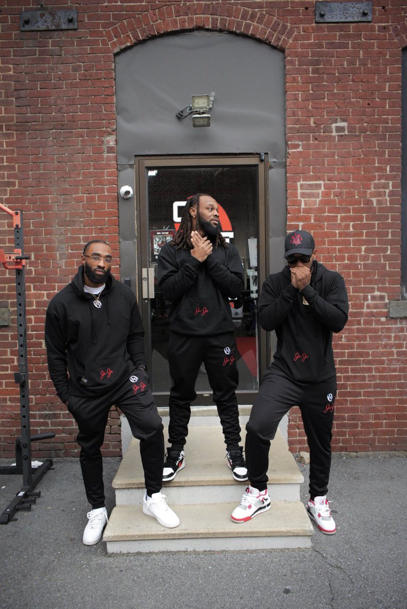 getrightfitnss's tweet photo. New @JaJaApparel X @getrightfitnss MERCH is OTW 🙏🏾🔥🔥 https://t.co/ZPYIQImESn
