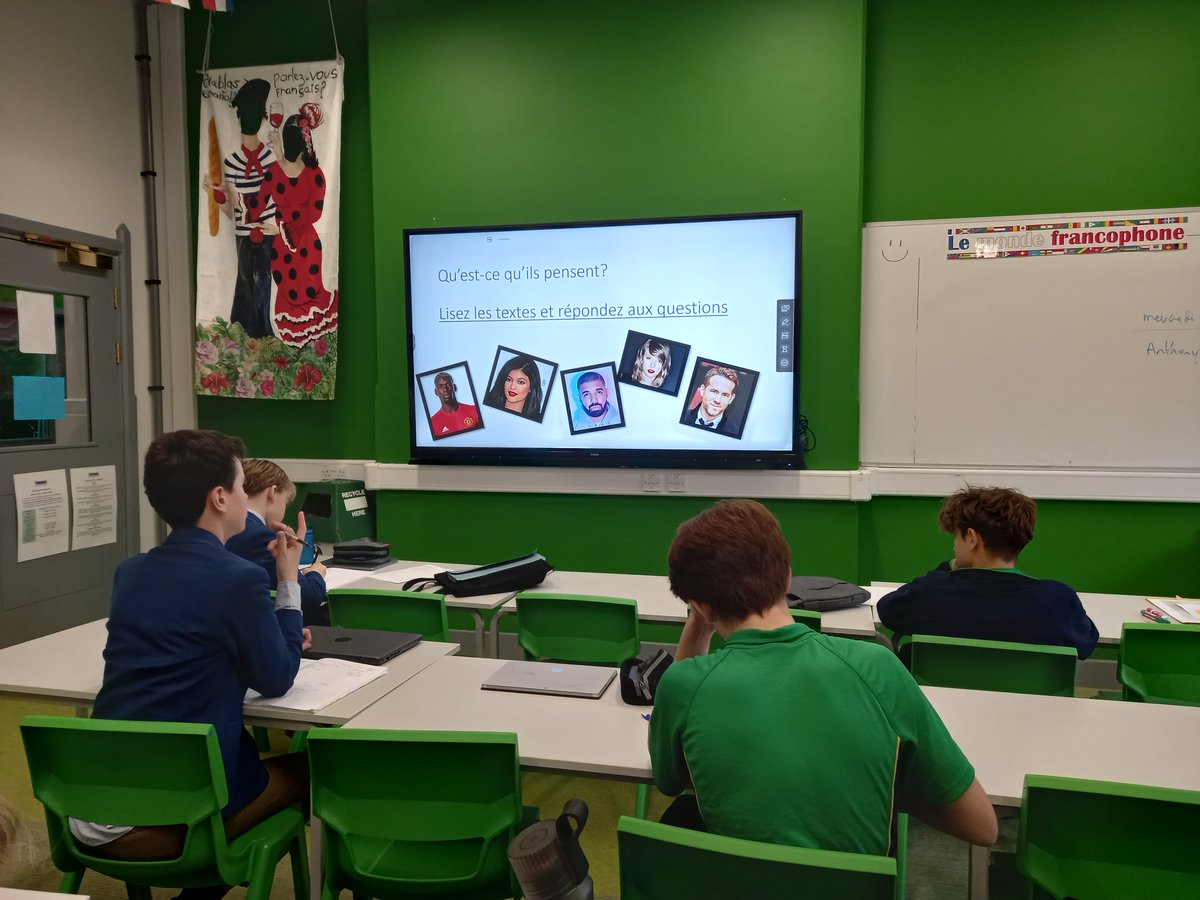 Our #MaidaValeYear9 French Pupils working hard on the topic of 'Technology &amp; Social media'! #mfl #french #languages #teaching #MaidaValeSchool @maidavaleschool