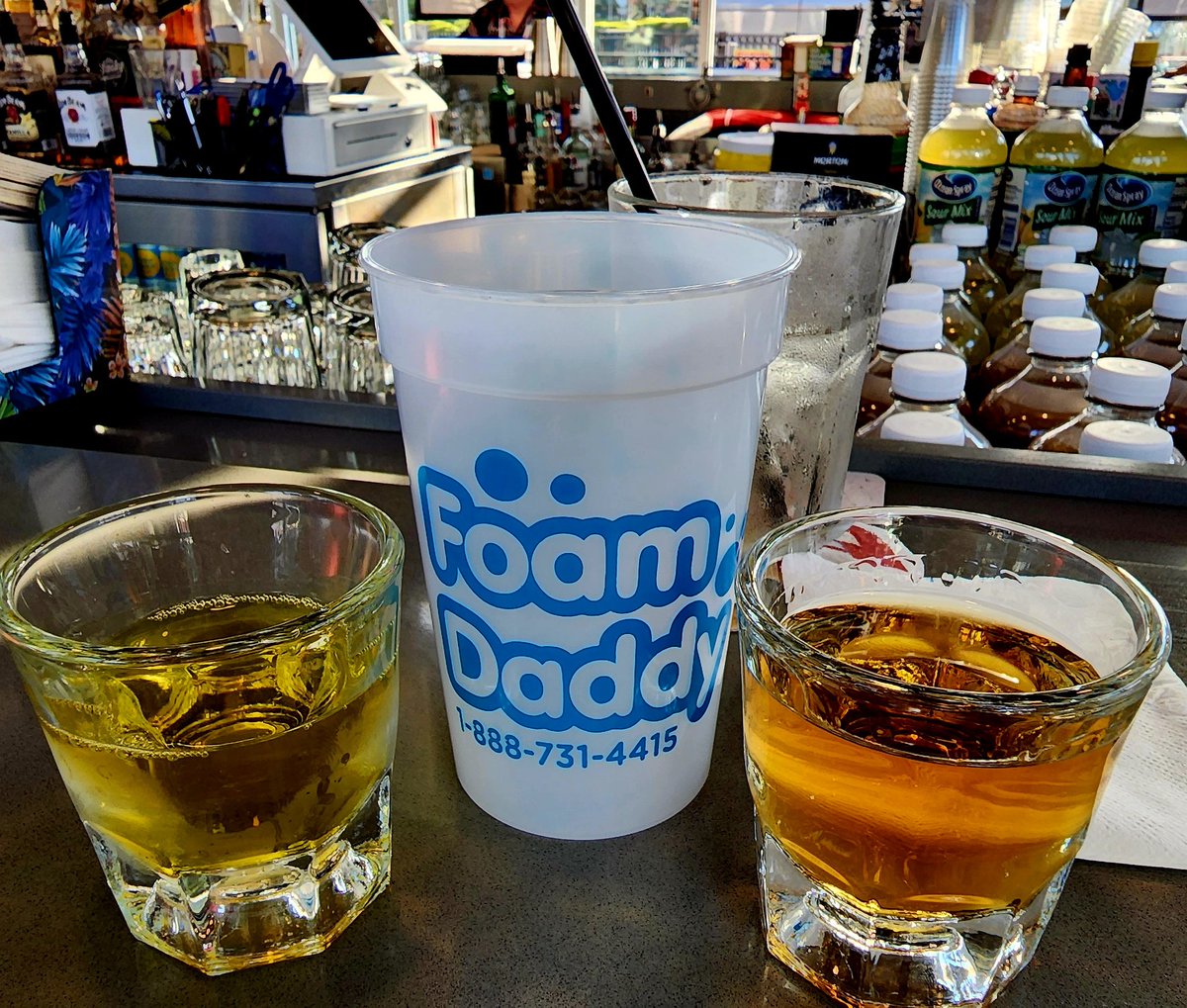 ShawnTucker623's tweet photo. Post #IAPPAExpo cocktails at Star Bar with @KPrry490 & @braddrinks
#PourJudgment #FoamDaddy https://t.co/O2GsMb1Wsx