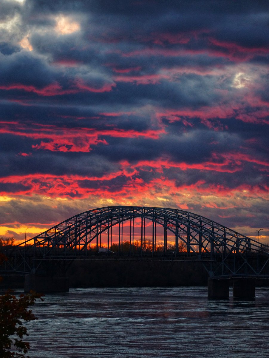 luis_from_mtl's tweet image. Sunset 🌉