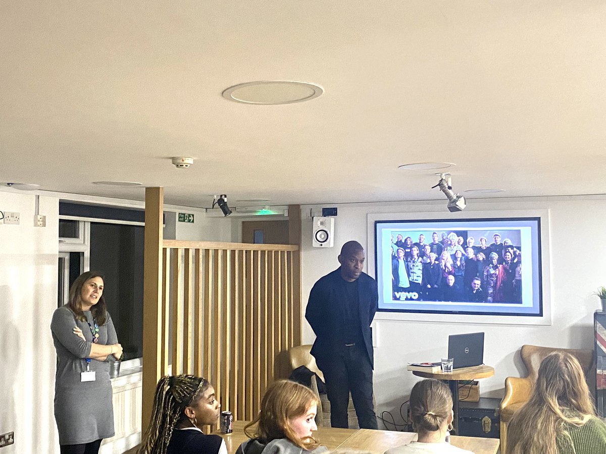 HSO_Geography's tweet photo. Thanks to @DipoFaloyin for an excellent talk this evening. Our students found it incredibly informative. https://t.co/B3H9yOsgDx