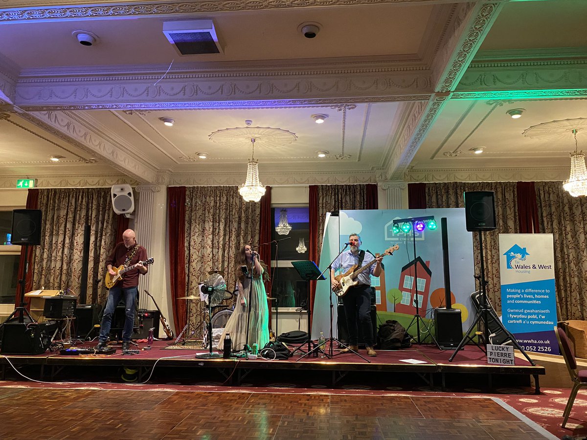 joannaseymour6's tweet photo. Enjoying the evening entertainment @TPASCymru conference. #supportingresidents #energybills #help #support #justask https://t.co/8tw1drG9kM