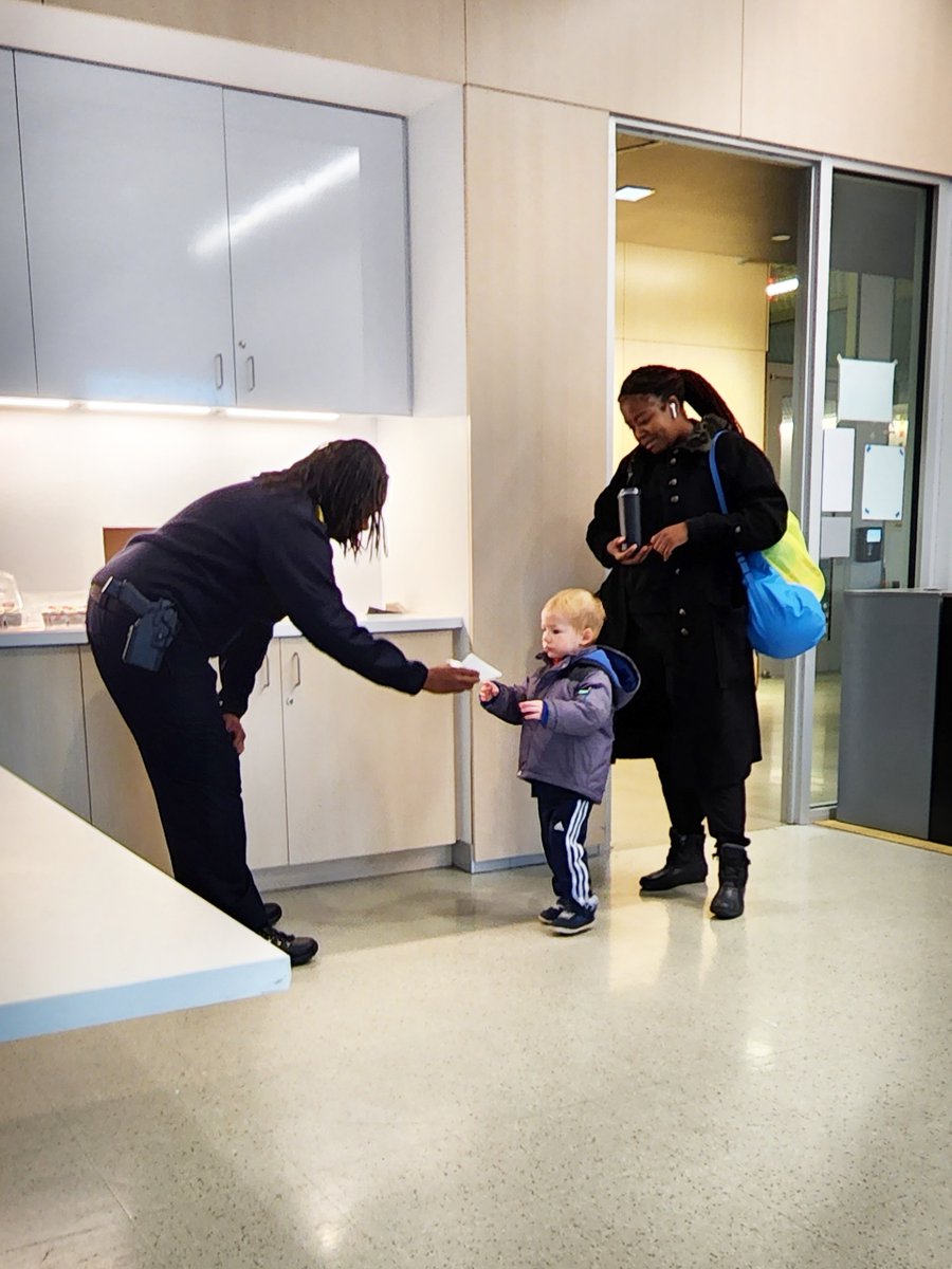 Evanston, IL Police tweet media