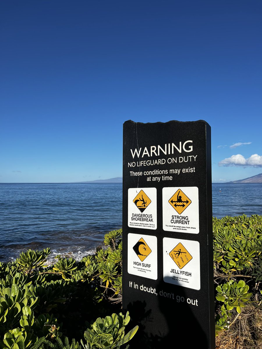 shokatstyle's tweet photo. The signs are a little different here. And I'm listening to all of them, real and symbolic. #spiritual #retreat #maui #depthsofbeing https://t.co/WlKxfyy93j