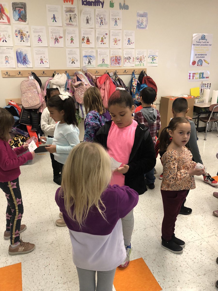 First attempt at inside outside circle to practice phonics skills. It doesn’t look like a circle, but the kids enjoyed the activity. <a href="/MarbrookPrincip/">Maribeth Courtney</a> @mayaaldas #GoMarbrookDolphins