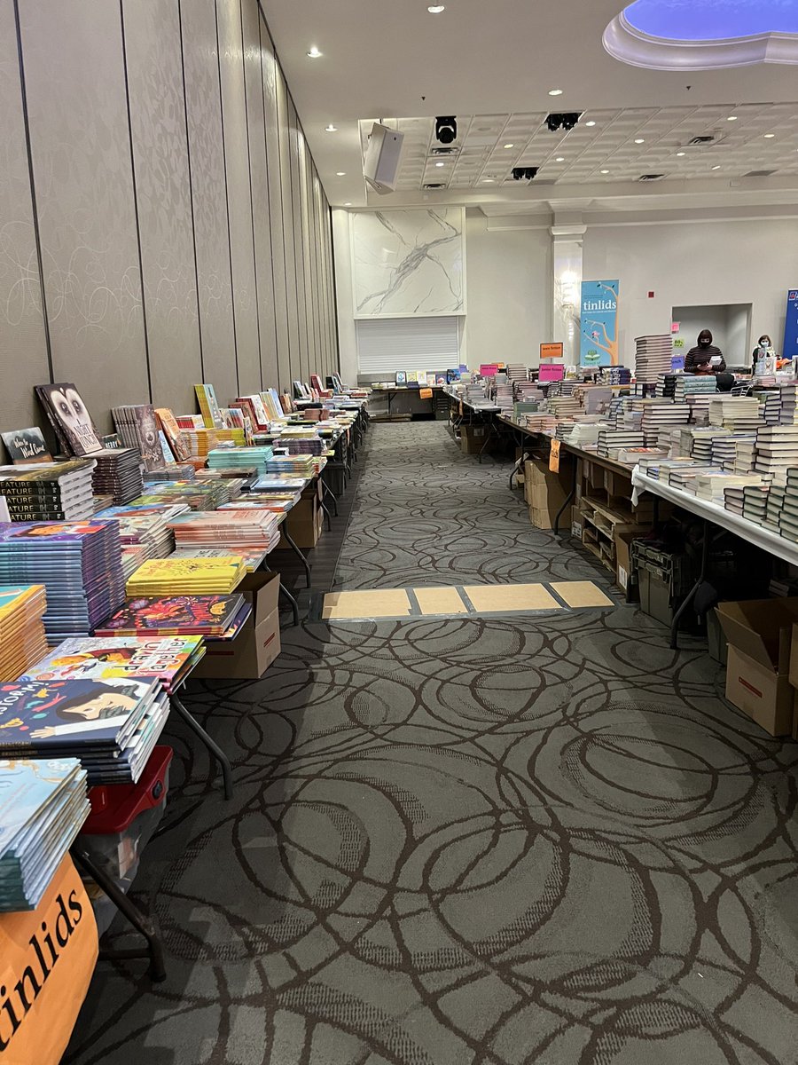 LCannonLibrary's tweet photo. What a fabulous day purchasing new books for @EMPSEagles @PDSB_Libraries https://t.co/6WOsu7svXD