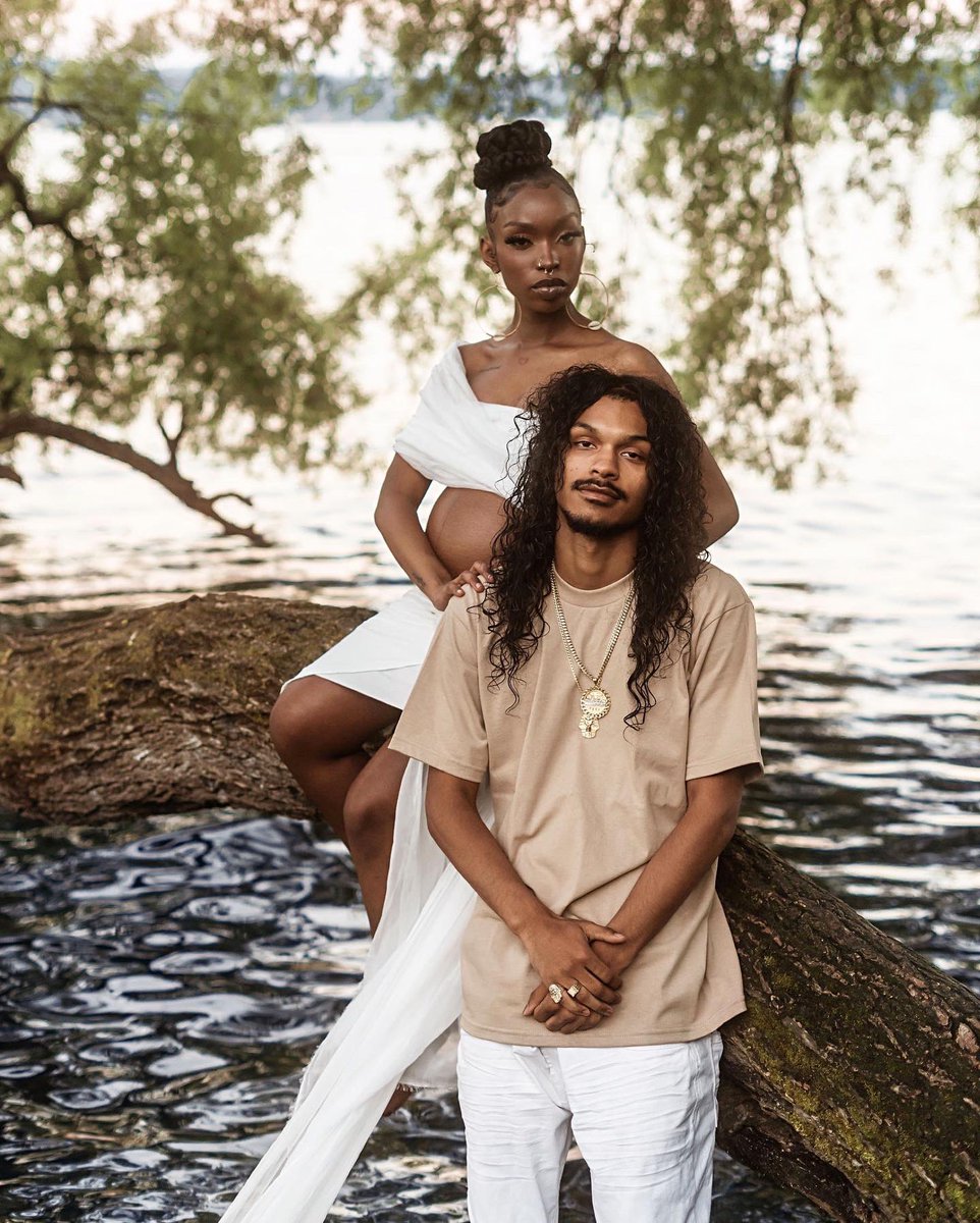 Miakvisuals's tweet photo. Carrying love 🤎 portraits of @Dymondprice 
#seattleportraitphotographer #seattlematernity #seattlematernityphotographer #tacomamaternityphotographer https://t.co/liiOLUIBrj