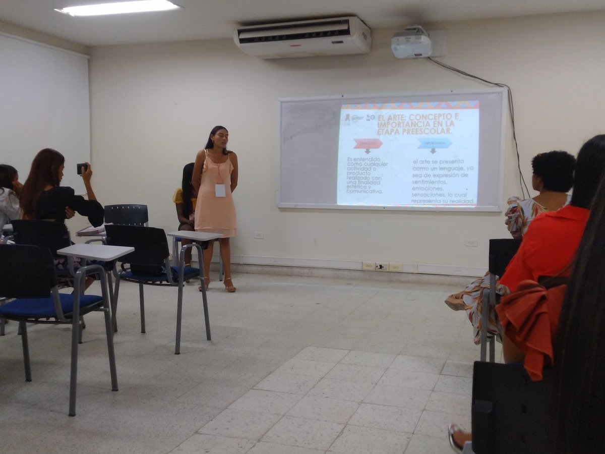 CarmenDaniris's tweet photo. #seminario el arte como medio de expresión oral y escrita @UGsedeMaicao @jaroldiazc https://t.co/2tn0Jy0xf4
