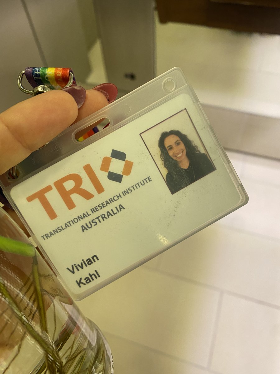 After 16 years as a researcher, yesterday I left academia. It wasn’t a vain or easy decision, but one that took me at least 2 years in denial to acknowledge I needed to move on. This afternoon I gave back my TRI badge and left #FrazerInstUQ. This is why 👇🏽1/20
