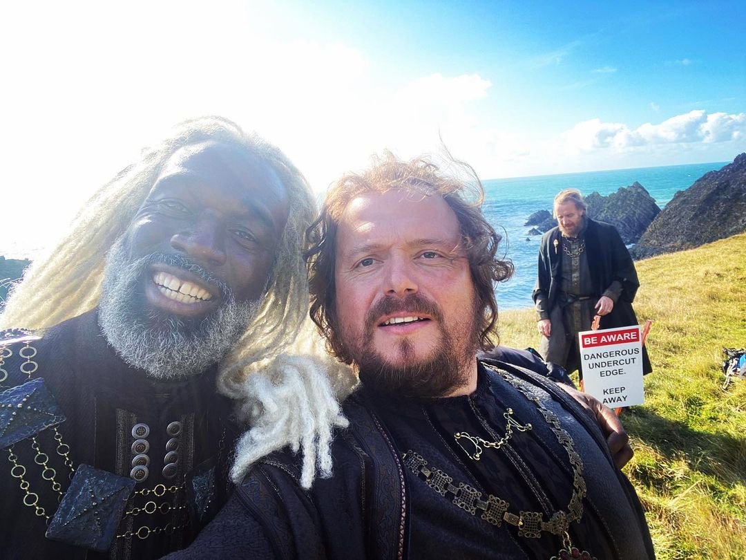 Sagry_Mar's tweet photo. πΈπ... Steve Toussaint, Gabin Spokes, and Rhys Ifans in #BehindTheScenes 'House of the Dragon'. ππππ₯΅ππ€πππ₯ππ²πβπ‘π
πΈ Photos Reposted from @gavin.spokes on Instagram
#HouseOfTheDragon #HOTD #GameOfThrones #Cast #OttoHightower #CorlysVelaryon #LyonelStrong https://t.co/PN4mrLJrUM