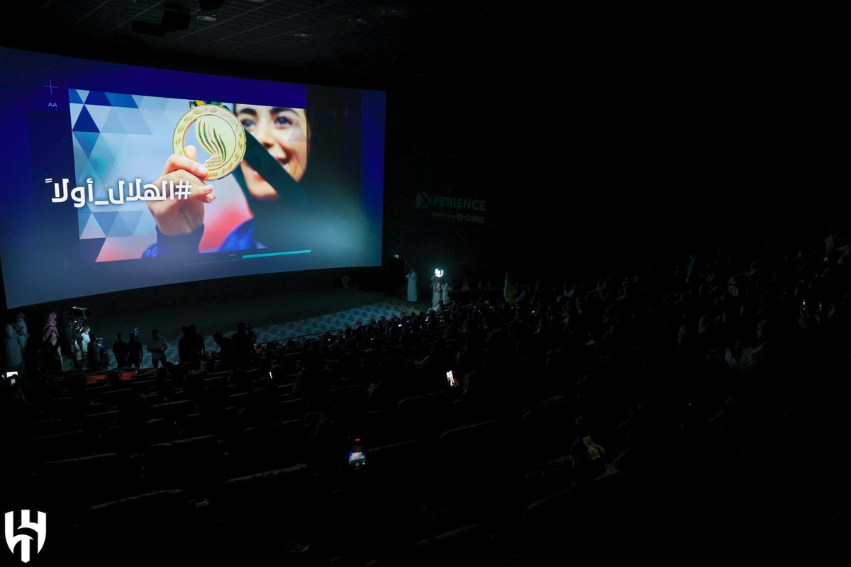 🔝 #بيننا_أبطال.. بجهودهم #الهلال_أولاً 😍💙

#الهلال