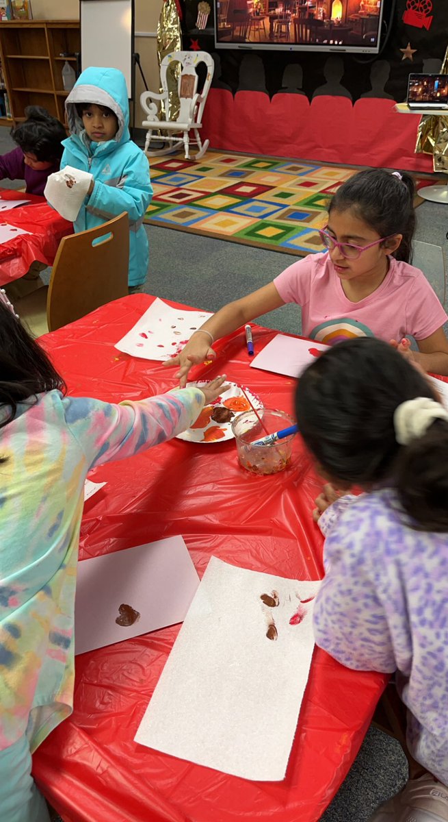mskiedaisch's tweet photo. Thank you @VRELibrary for letting us make adorable finger paint cards for Thanksgiving! They turned out so well! https://t.co/HDI2CuRwS8