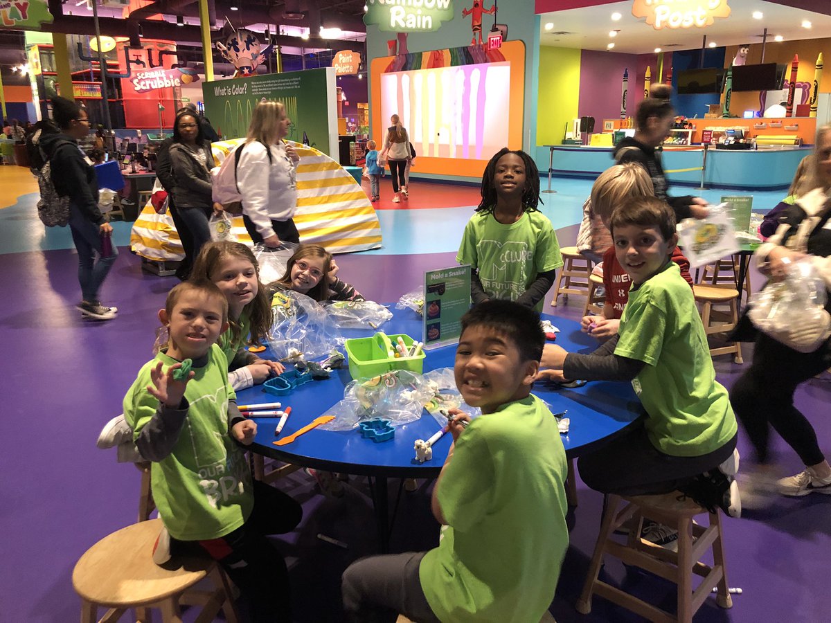 MrsTodd_3rd's tweet photo. Their very first field trip in elementary school! ❤️ We had a fun time at the Crayola Experience! 🖍@Crayola @CrayolaEdu @McClureMarshals https://t.co/hTX4uO6hbC