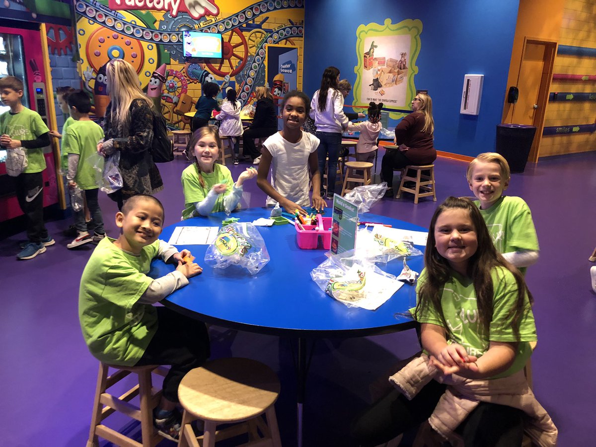 MrsTodd_3rd's tweet photo. Their very first field trip in elementary school! ❤️ We had a fun time at the Crayola Experience! 🖍@Crayola @CrayolaEdu @McClureMarshals https://t.co/hTX4uO6hbC