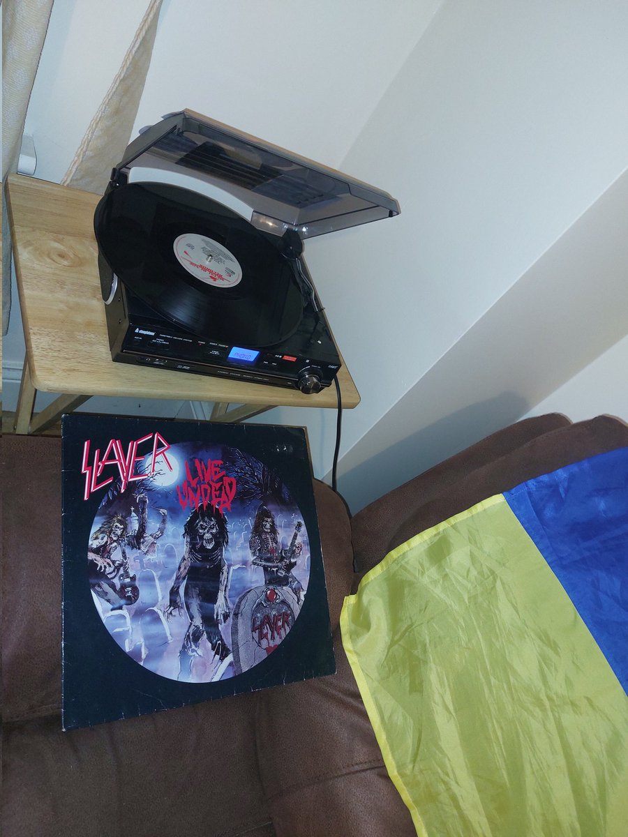 aodanoneachtain's tweet photo. Released on this day back in '84 : Slayer - Live Undead. (Live in the studio.) I bought it in Golden Discs in Galway back in late '87. "Some say the pen is mightier than the sword but I say fuck the pen...Because you can die by the sword!!!" #Slayer #LiveUndead https://t.co/C9lifqFNi6
