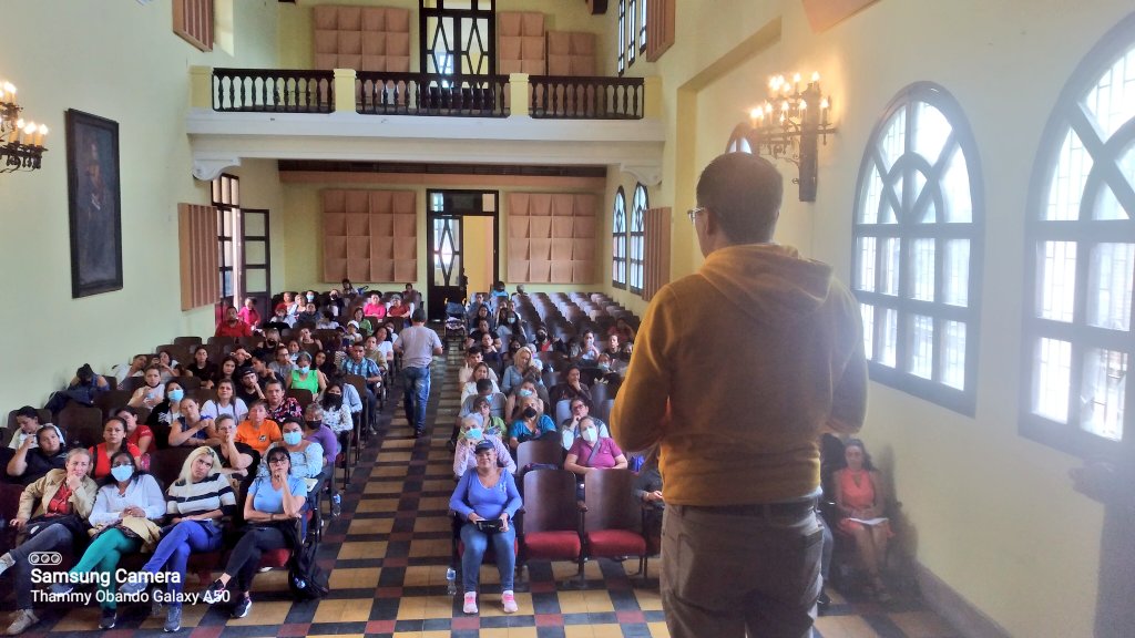 BermudezJoseA's tweet image. #16Nov Gracias al Dr. Armando Gutiérrez Director de @SACS_TACHIRA por la invitación para participar en el Curso de Manipulación de Alimentos, dictado el día de hoy en el Ateneo de San Cristóbal
@FreddyBernal
@MinSaludVE 
@Gob_Tachira