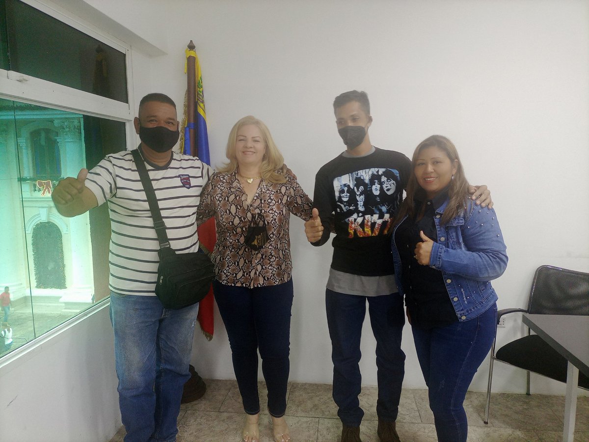 Subcomision de asuntos laborales hace cumplir restitución de la situación jurídica infringida a 3 trabajadores de la entidad de trabajo Paveca, luego 3 años separados del mismo. 
<a href="/laproletaria/">LUZ COROMOTO CHACON</a> <a href="/Carolinac_4taRS/">Carolina Caro</a> <a href="/Asamblea_Ven/">Asamblea Nacional 🇻🇪</a> <a href="/dcabellor/">Diosdado Cabello R</a> @mppt
<a href="/Inpsasel_vzla/">Inpsasel_vzla</a> <a href="/NicolasMaduro/">Nicolás Maduro</a> <a href="/cbolivar/">Cristina Mercedes</a>
