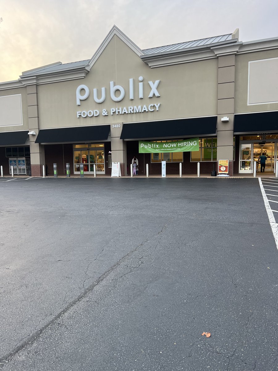 joeovies's tweet photo. Thanksgiving music? Thanksgiving music.
New #OGMixtape at the Publix on Kildaire. Enjoy side 1 for your dinner party, side 2 for your after party. And make sure you claim the Amazon gift card inside! https://t.co/Dmord5NkSi