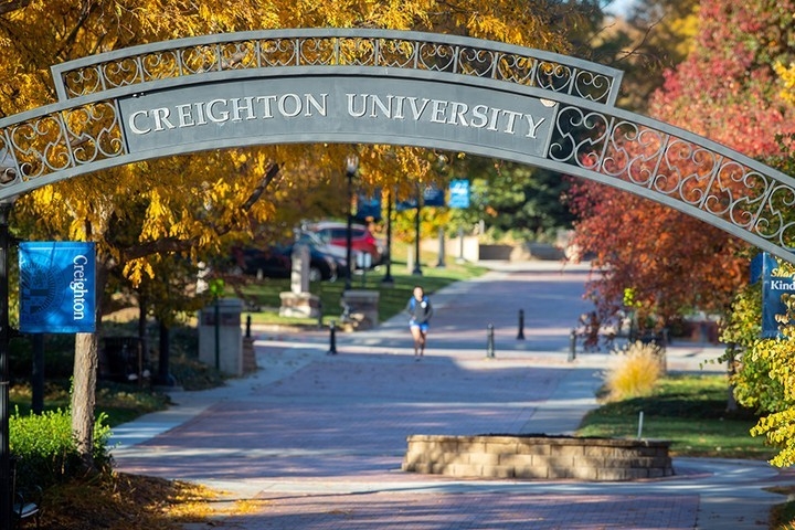 CreightonOASL's tweet photo. #repost @CreightonAlumni Omaha's cold, snowy weather today doesn't exactly feel autumnal, but before temps dropped, our photographer captured a few dozen scenes of the season. Enjoy our campus fall gallery before winter REALLY gets here. https://t.co/St5DUO50qQ