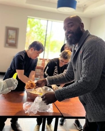 SimsAcademyIT's tweet photo. School-Based Enterprise at Work - Intro to Culinary and the STEP program teamed up to offer a delicious snack during expeditions. Hand-breaded and served HOT, the onion rings were a huge hit!! #Simsations https://t.co/j5GYL7rhKa