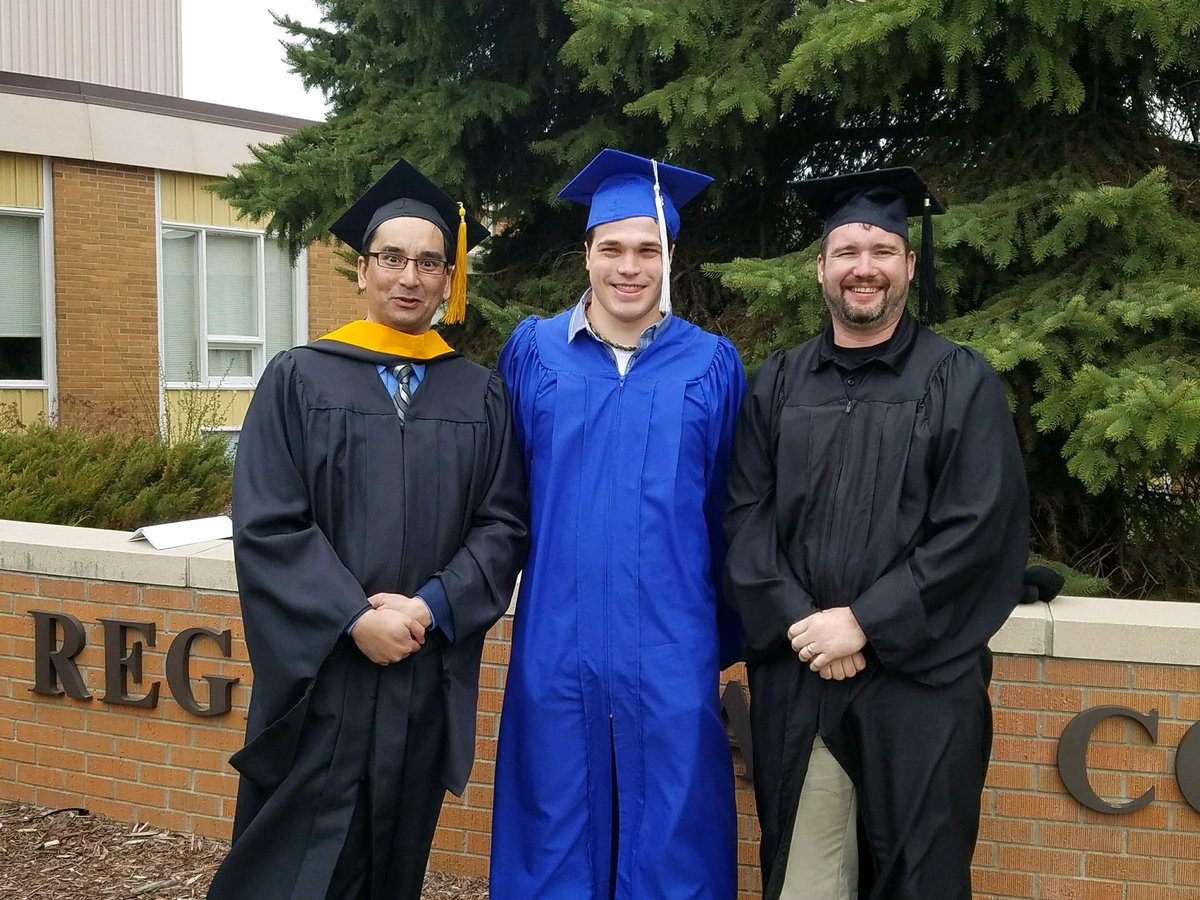 ErpeldingTanner's tweet photo. Can’t believe It been approaching 5 years since I graduated from college. https://t.co/Nuy8UrQtK8