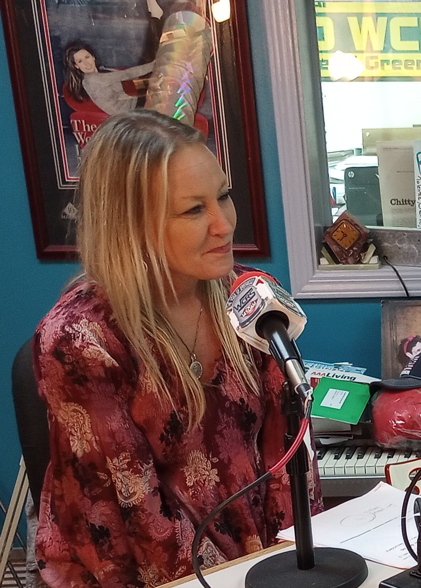 Anne Eller tweet media