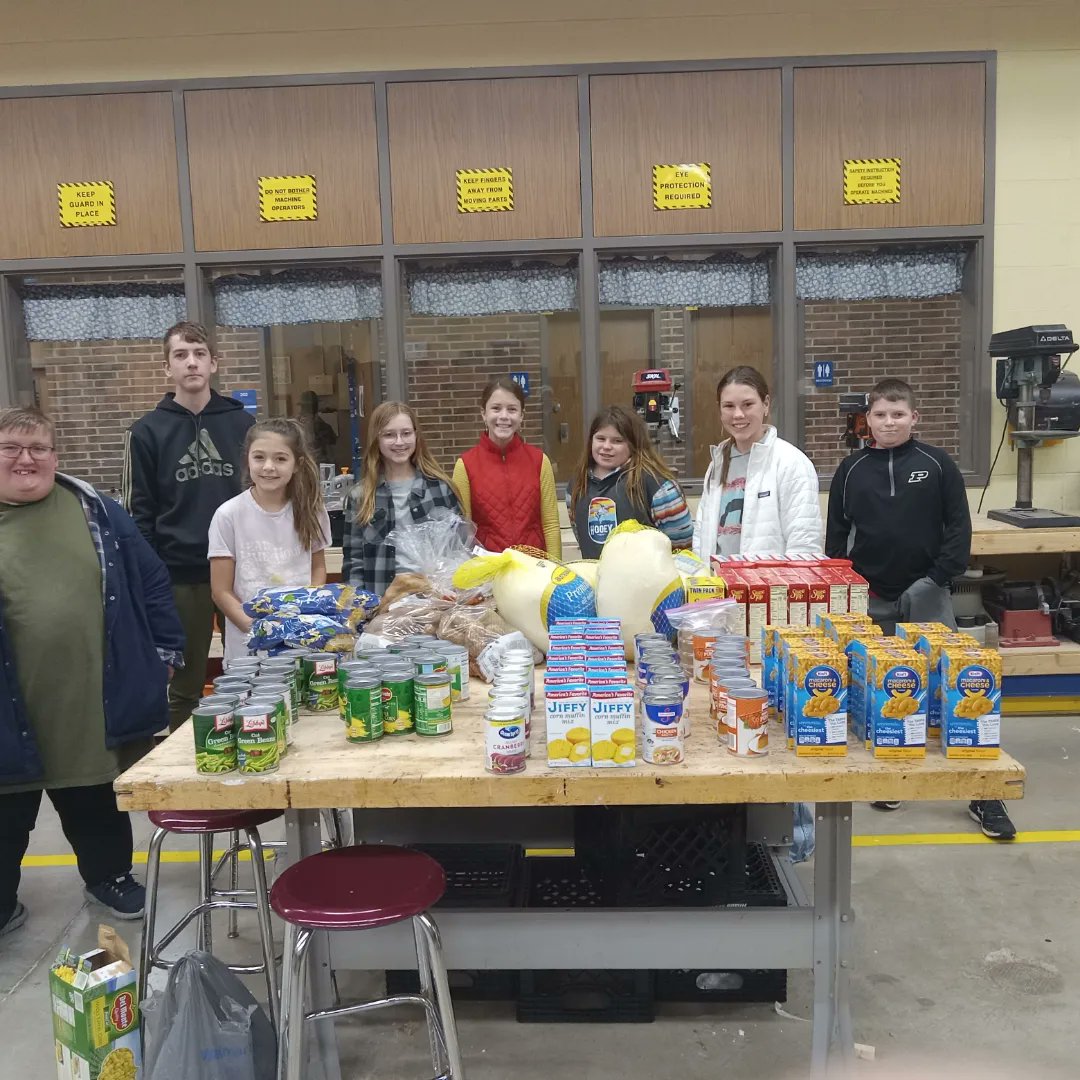 ffa_cascade's tweet photo. Today we had some of our members make meal bags for a few families at MCW. Thank you to all who helped! https://t.co/uAmh3UO9pa