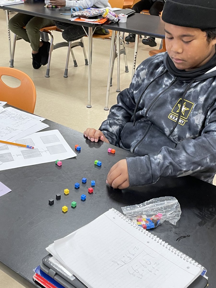 Fantastic fractions in 5th grade!!! Ms. Ritter’s students were demonstrating their knowledge of equivalent fractions. Way to go 5th graders!! ⁦<a href="/Hamilton_CW/">Crawford Woods Elementary</a>⁩ ⁦@CWAsstPHCSD⁩ ⁦<a href="/Hamilton_CSD/">Hamilton City School District</a>⁩ ⁦<a href="/Hamilton_TchDir/">Tricia Smith</a>⁩