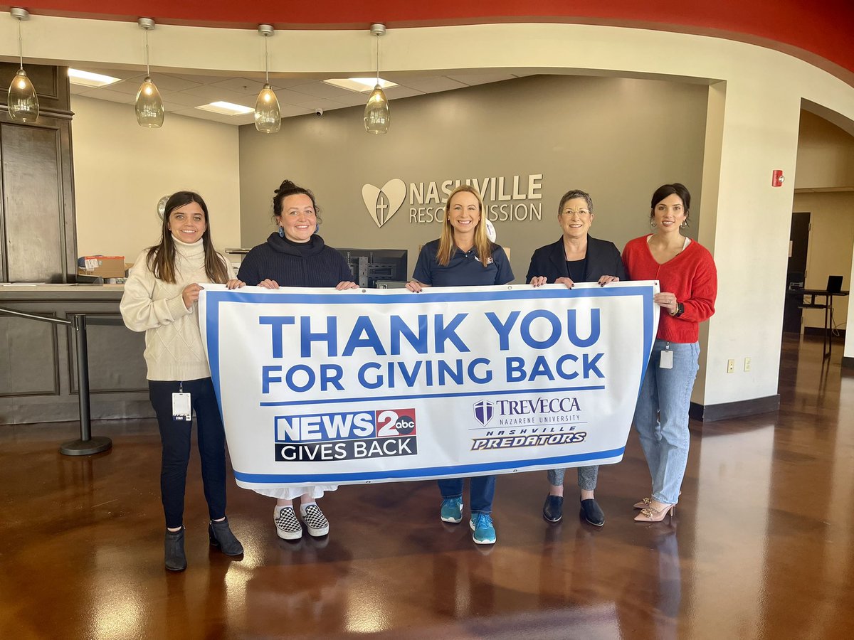 DanielleBreezy's tweet photo. I had a blast doing Two Gives Back at the @NashvilleRescue! Thanks to @Trevecca &amp; @PredsNHL for being a special part of this! Please consider donating to the mission during this holiday season! @WKRN 🦃 🎅🏻 ❤️ https://t.co/xB8ZYnWKJZ