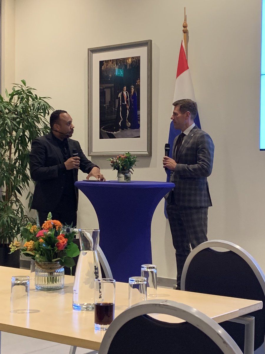 Opening door <a href="/BjornLugthart/">Björn Lugthart</a> van de Veiligheidsconferentie Pijnacker- Nootdorp. Onder leiding van avondvoorzitter Jerrel Denijn spreken we over de uitdagingen waar wij voor staan op het gebied van veiligheid. Samen met de vele aanwezigen voor een #veiligpn <a href="/PijnackerNootdp/">Pijnacker-Nootdorp</a>