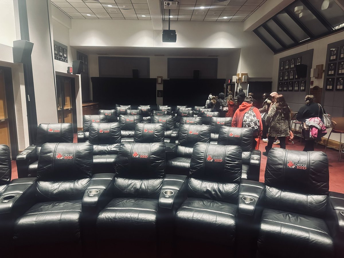 Thanks to UCM and <a href="/Northmen_AVID/">Oak Park HS AVID</a> for hosting our seniors from <a href="/Northmen_OPHS/">Oak Park High School</a>! We had an in-depth tour of the campus and learned what college life might look like for students with disabilities. @NKC_Transition <a href="/NKCSchools/">NKC Schools</a>