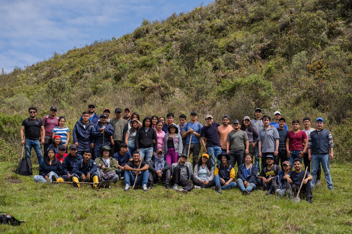 utplvinculacion's tweet photo. #VinculaciónUTPL comprometida con minimizar los efectos del cambio climático, a través de la reforestación. 🌱Gracias al apoyo de estudiantes de las carreras Agropecuaria y Ambiental sembramos 150 árboles en la #EstaciónAgropecuariaUTPL, que nos convierte en un #CampusSostenible https://t.co/6fSsJslnk3