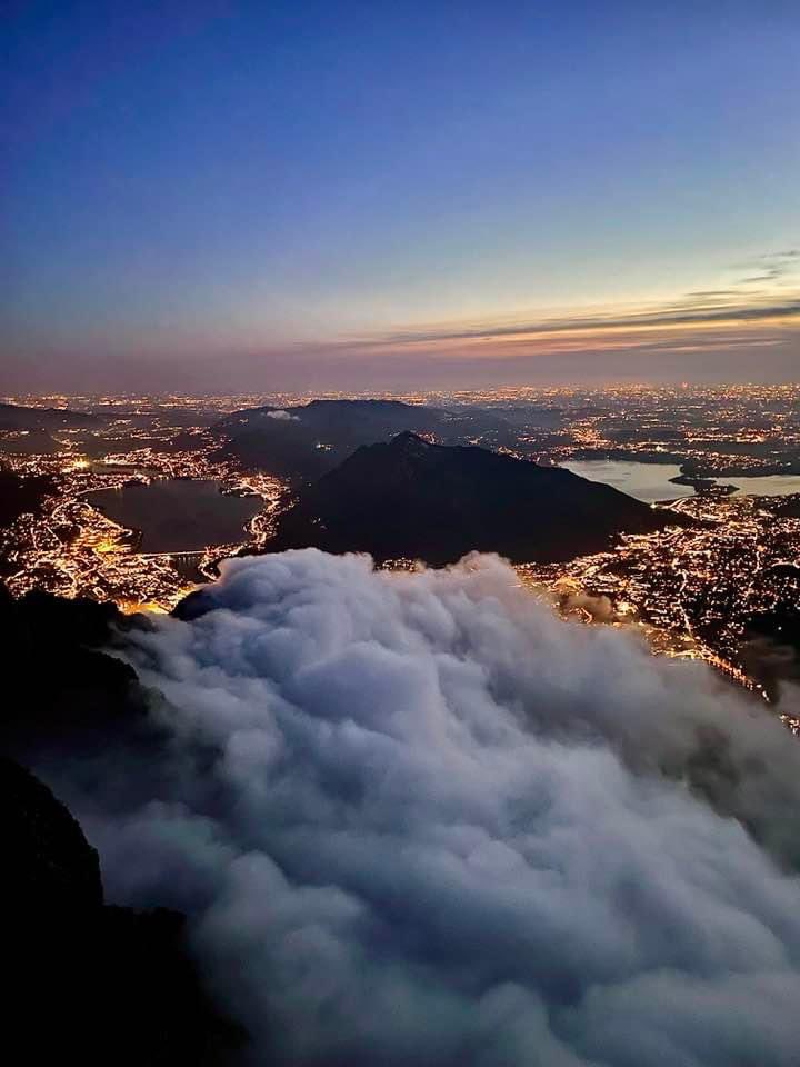 MassimoSertori_'s tweet photo. 🌄 #Buonaserata a tutti con questo bellissimo scatto di Morelli Remigio che immortala i Piani dei #Resinelli, in provincia di #Lecco.
#MeravigliosaLombardia #Lombardia https://t.co/78iIvZ8i8Q