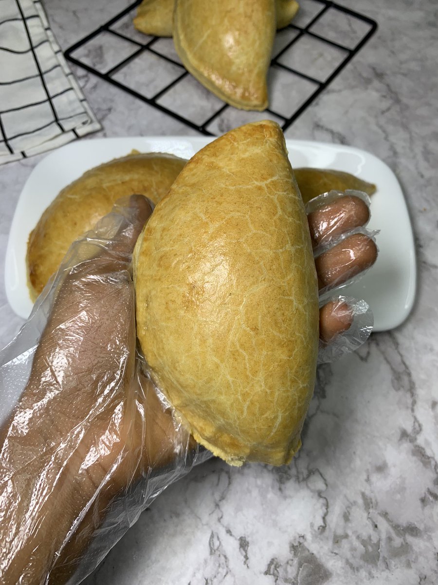 khadeejahlawal's tweet photo. Our best best seller!!!
This is the flakiest pie you’ll ever come across.
Will be available on Friday Insha Allah.
500 &amp; 300
Don Allah retweet😩����🏻 https://t.co/fBFcJSkrxX