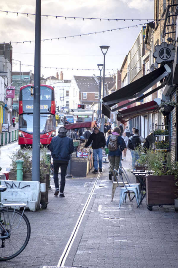 TRESAcic's tweet photo. Traffic &amp; parking on East St
Thank you @ASPolice @BristolCouncil 
A joint operation is in place to step up traffic enforcement following concerns raised by residents &amp; traders about the risk to pedestrians &amp; cyclists from increased levels of traffic &amp; breaches of restrictions
1/2 https://t.co/Edwb6pMUEg