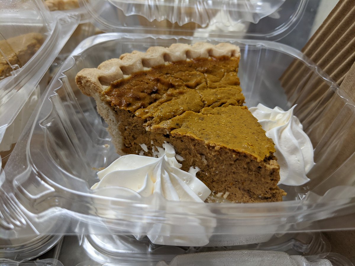 HighlandValley1's tweet photo. HVES is looking for up to 3 volunteers to help Monday, Tuesday and Wednesday of next week in the kitchen to prep for our popular Thanksgiving meal. Please call Gretchen at 413-588-5765 if you are interested in any or all of these days. Thank you! #community #elders #mealsonwheels https://t.co/86lwgdlHnj